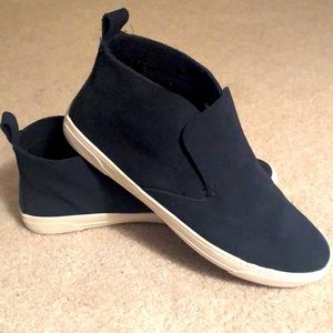 Dolce vita slip on women’s sneaker
